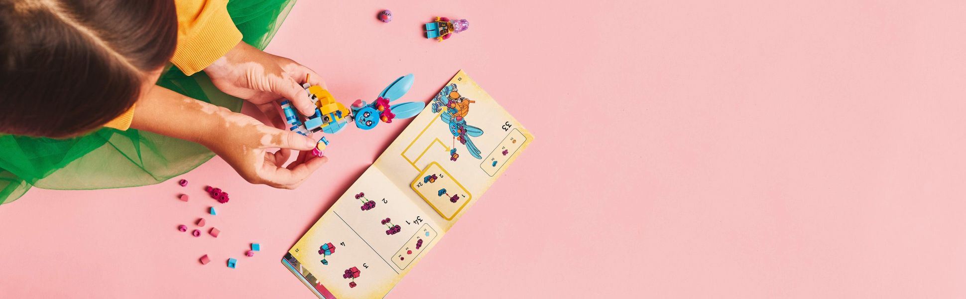 Story-led instructions encourage young dreamers to immerse themselves in the action as they complete this awesome build.