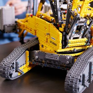 LEGO Technic Liebherr Crawler Crane LR 13000 42146 Advanced