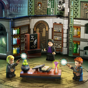 Best Buy: LEGO Harry Potter Hogwarts Moment: Herbology Class 76384