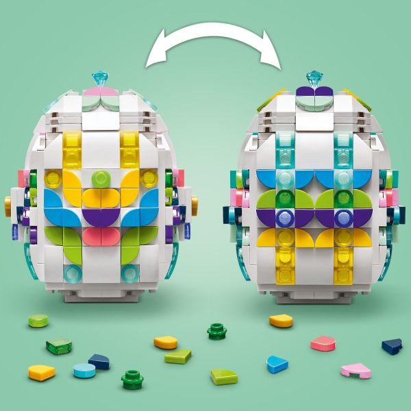 Use the included elements and ‘paint’ the egg your way.