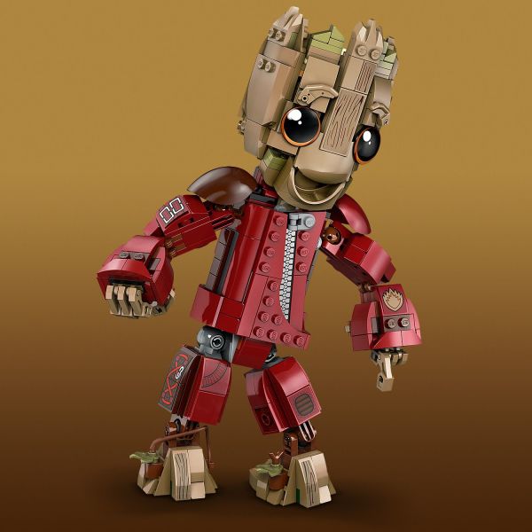 Articulated shoulders, arms, fingers, hips, feet and neck.