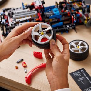 Lego technic 42143 ferrari daytona sp3, modellino auto da costruire  supercar scala 1:8, set collezione adulti, idea regalo - Toys Center