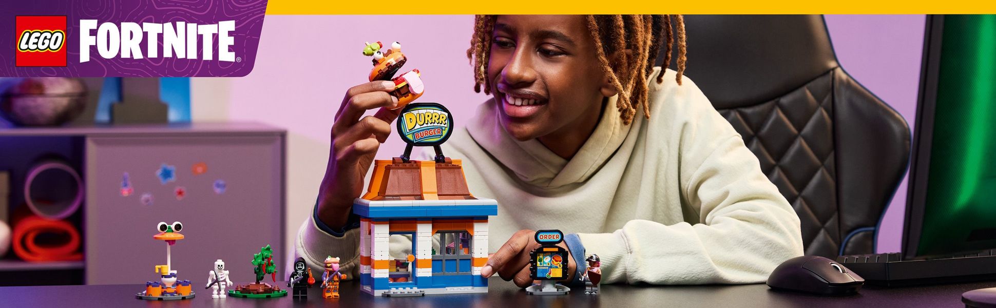 Indulge gamers’ imaginations with this awesome LEGO Fortnite Durrr Burger Restaurant model, brimming with delicious details.