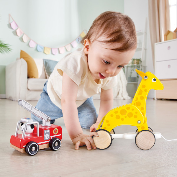 Hape: Pull Along - Giraffe - Yellow - Wooden Animal Toy, Rubber