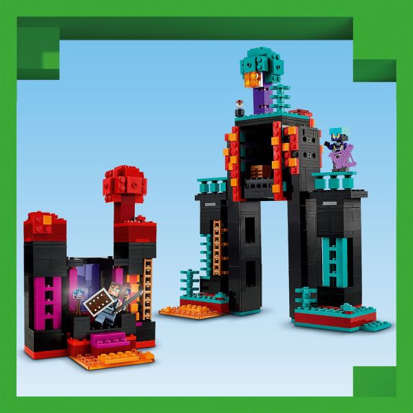 The model can be rebuilt into 2 color-coded fortresses.