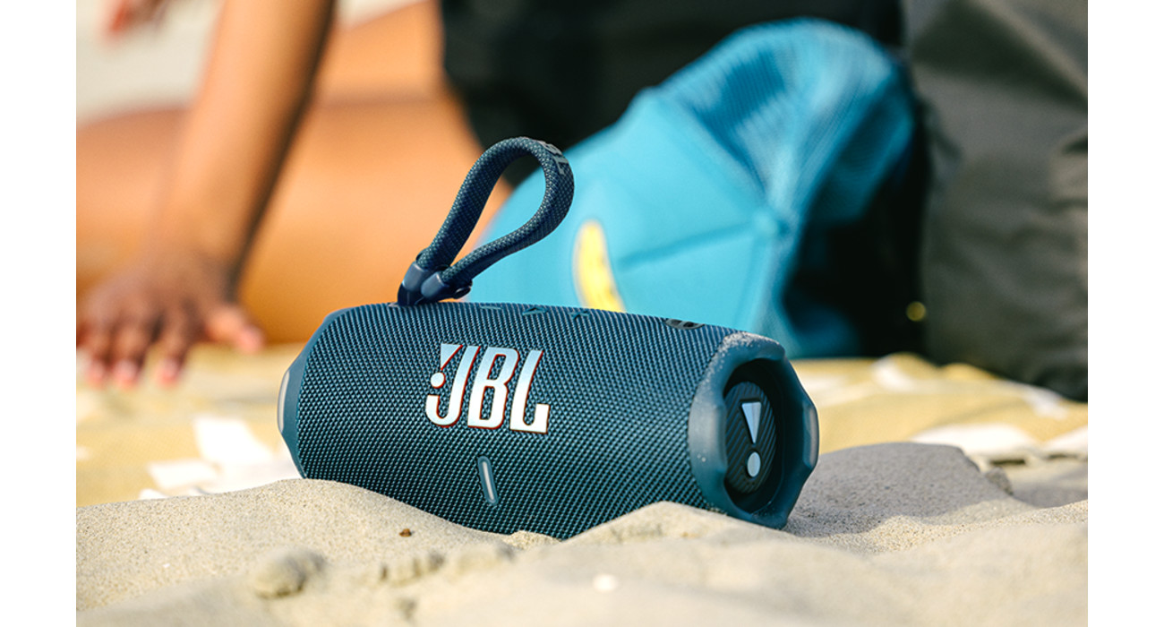 JBL Charge 6 - Portable waterproof & drop-proof Bluetooth speaker