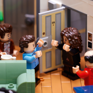 LEGO 21328 Ideas Seinfeld, Maquette de Construction Créative, avec  Appartement, et Minifigurine Jerry À Collectionner, Idée De Cadeau, pour  Adultes
