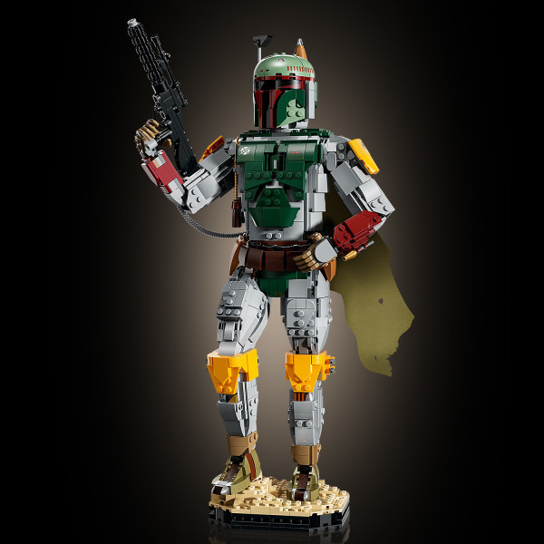 Adjust Boba’s head, arms and hands to create powerful poses.