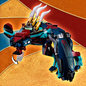 Operate the Deviant’s open-and-close jaws for a snap attack!
