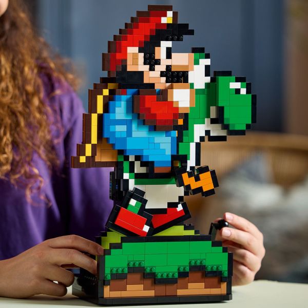 Turn the handle to make Yoshi run with Mario on his back.