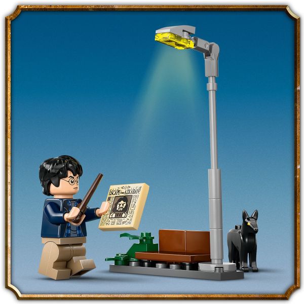Recreate the scene before the Knight Bus arrived.