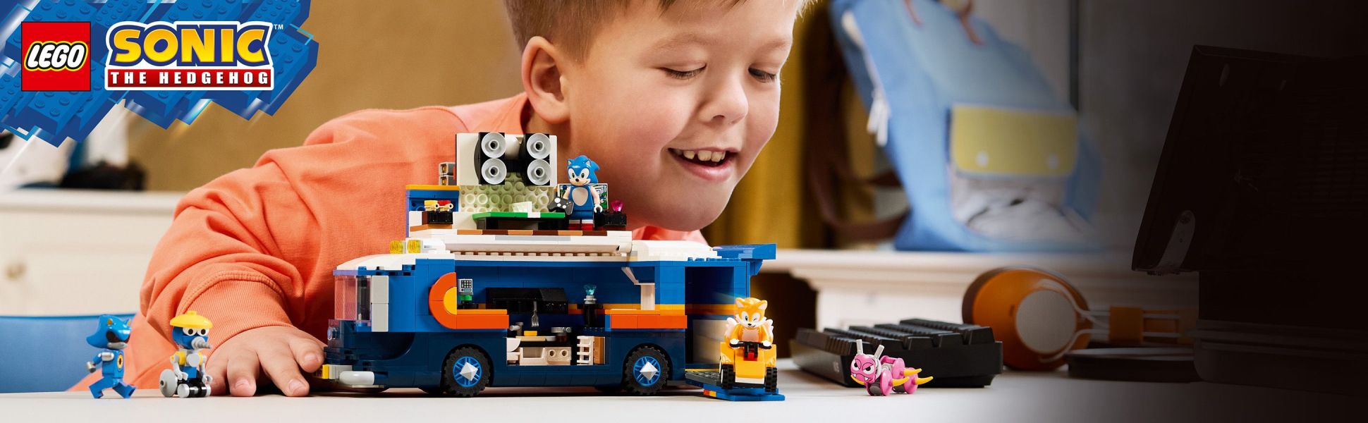 Race into imaginative action and endless adventures in this detailed LEGO Sonic the Hedgehog truck-building playset.