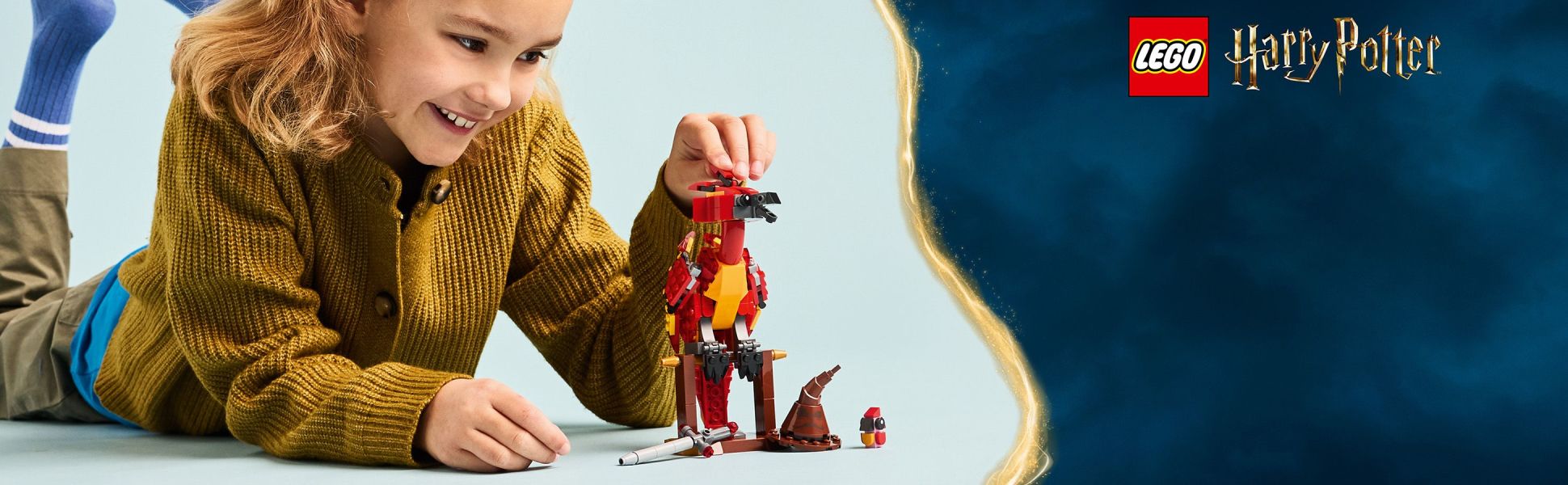Nurture a young fan’s passion for Harry Potter adventures with this buildable figure of Dumbledore’s phoenix, Fawkes .