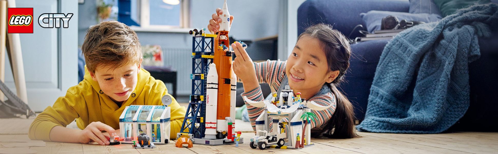 Launch kids’ imaginative play into orbit with the Rocket Launch Center playset – packed with realistic NASA-inspired details.