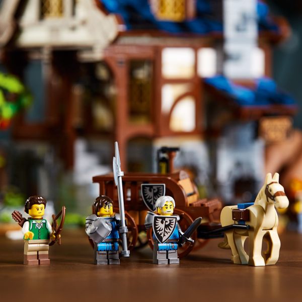 LEGO Medieval Blacksmith vs Castle - same theme, different audience? 