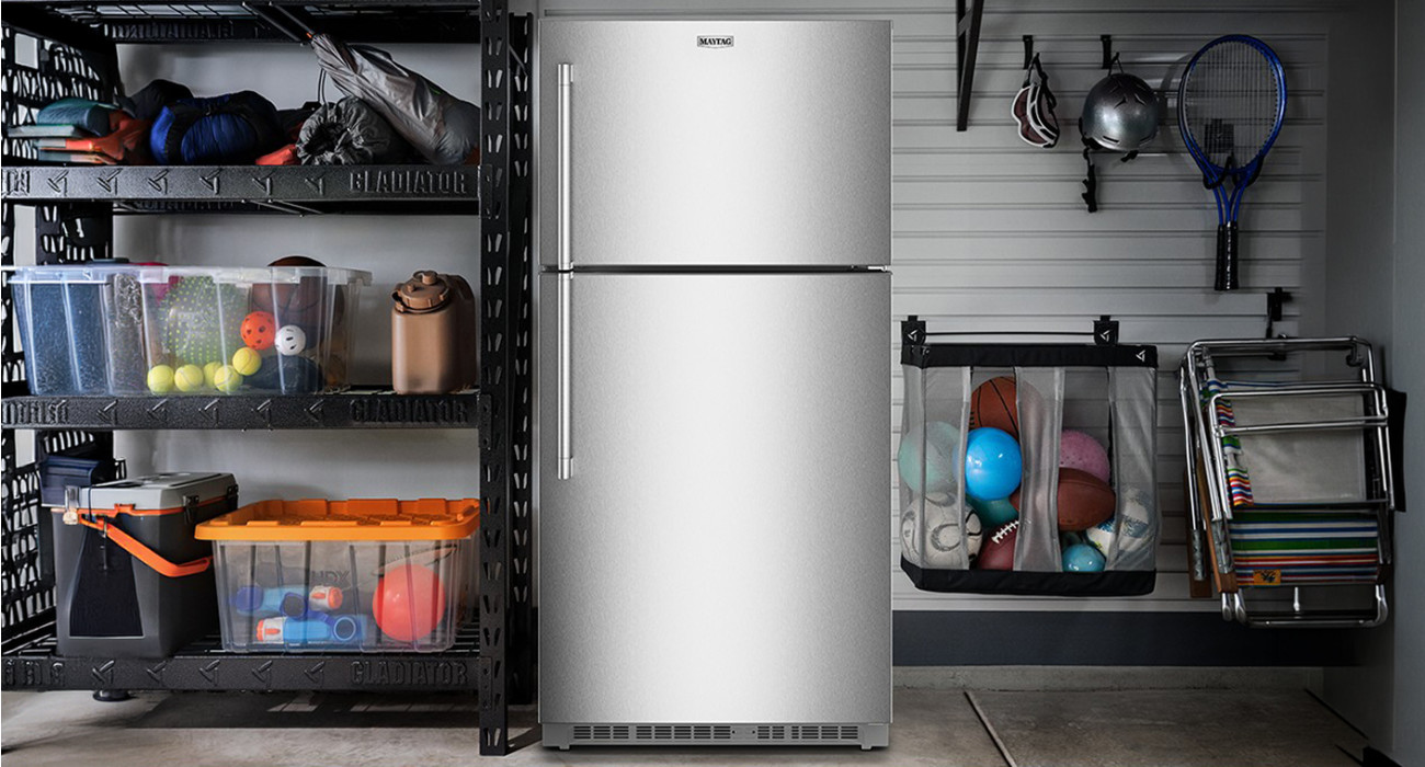 Maytag 33 in. 21 cu. ft. Freestanding Top Freezer Refrigerator in