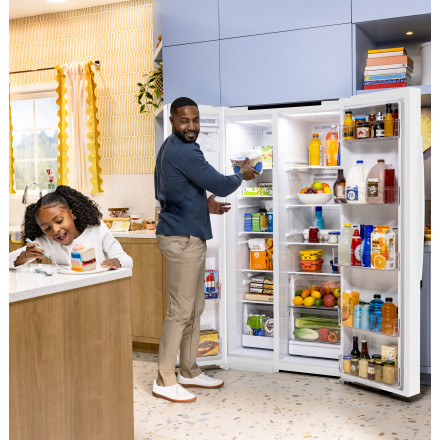 GE 36 in. 27.9 cu. ft. Side-By-Side Refrigerator in White w/ Extra