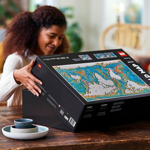 LEGO Art World Map 31203 Building Set, 11,695 Pieces, Wall Decor