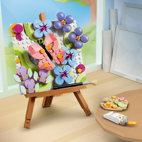 Includes customizable flowers, paint brush and palette.