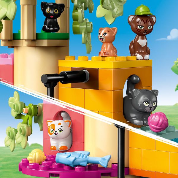Have fun playing with the 5 cats on the cat tree house.