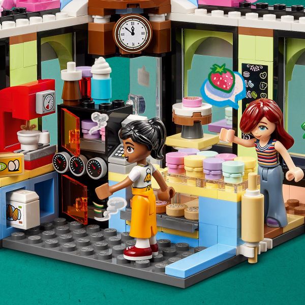 Help Beatriz sort the macarons and cakes in the kitchen.