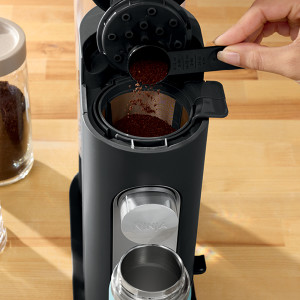 Ninja® PB040 Pods & Grounds Single-Serve Coffee Maker, K-Cup Pod  Compatible, 56-oz. Reservoir, 6-oz. Cup to 24-oz. Travel Mug Brew Sizes,  Iced Coffee Maker, Black 