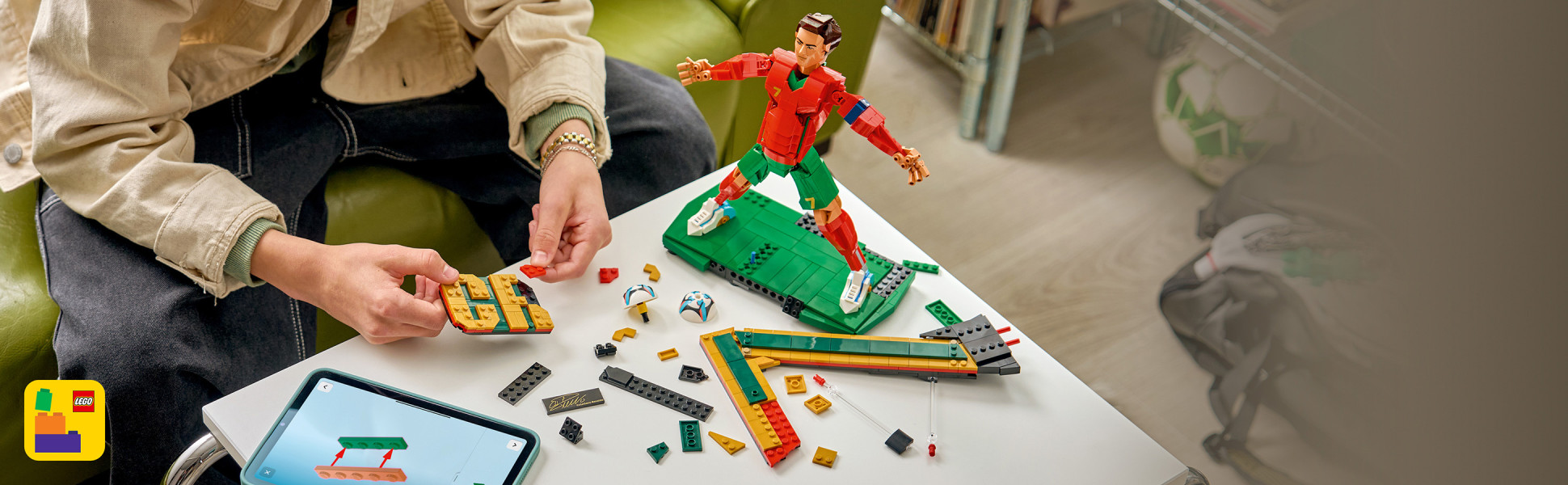 Includes interactive 3D building instructions