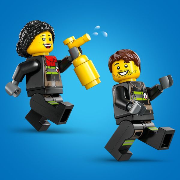 Includes 2 minifigures for role play and storytelling.