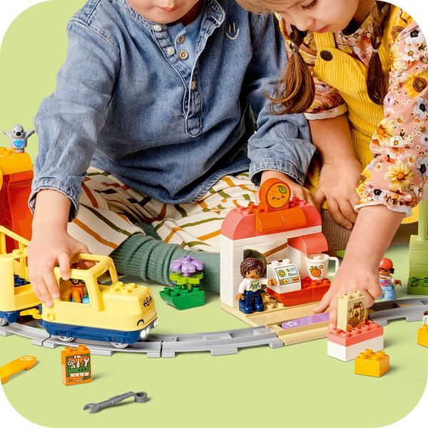 Train makes sounds when passing over the special bricks.