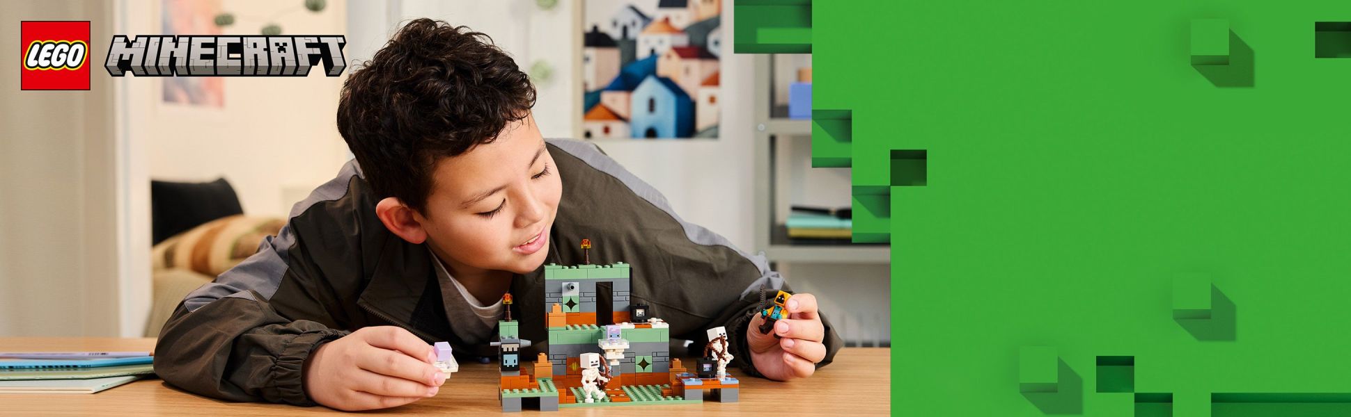 Minecraft players embark on a treasure-hunting mission in this build-and-play recreation of the popular game.