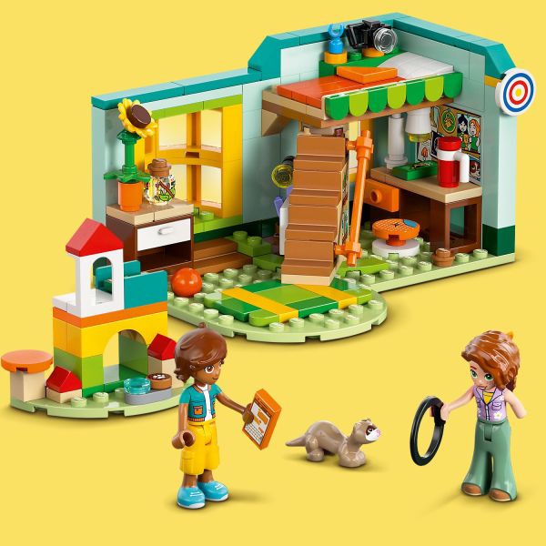 This fun scene is packed with details and accessories.