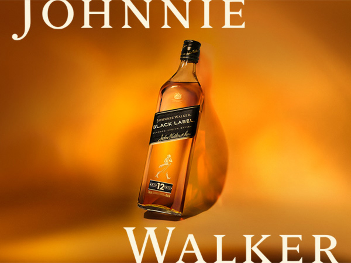 Johnnie Walker Black Label Blended Scotch Whisky, 1.000 L, 40% ABV
