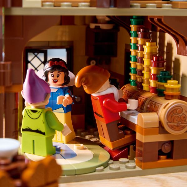 Musical instrument for Snow White and the Dwarfs to play.