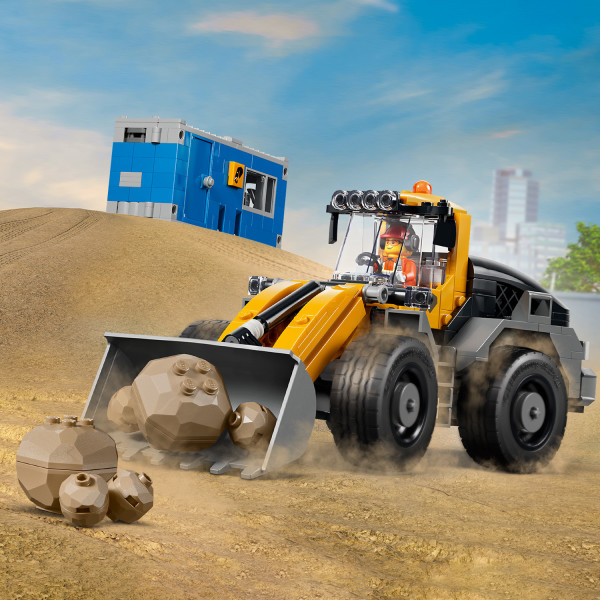 Scoop, lift and tip with the bucket and articulated steering.