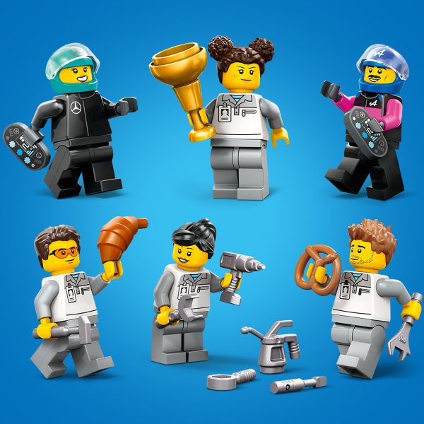 2 driver and 4 mechanic minifigures, plus a winner’s trophy.