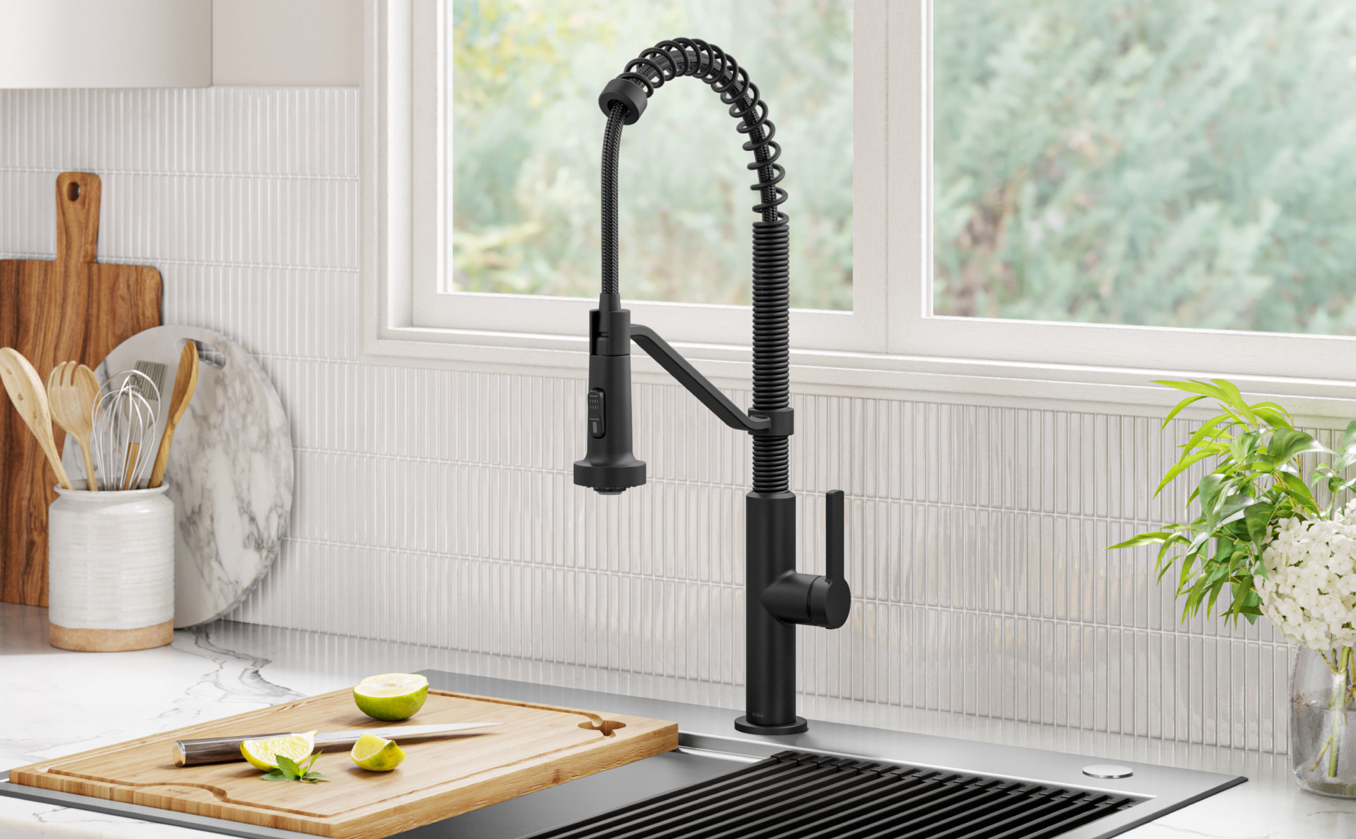 KRAUS Oletto High-Arc Single-Handle Pull-Down Sprayer Kitchen