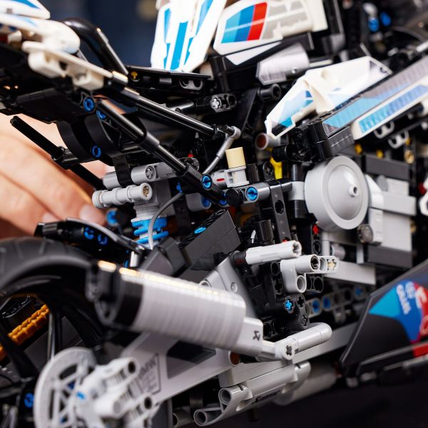 LEGO® Technic 42130 BMW M 1000 RR, Construction Moto BMW, Maquette Moto GP,  Échelle 1:5, Cadeau Motard, pour Adultes sur marjanemall aux meilleurs prix  au Maroc
