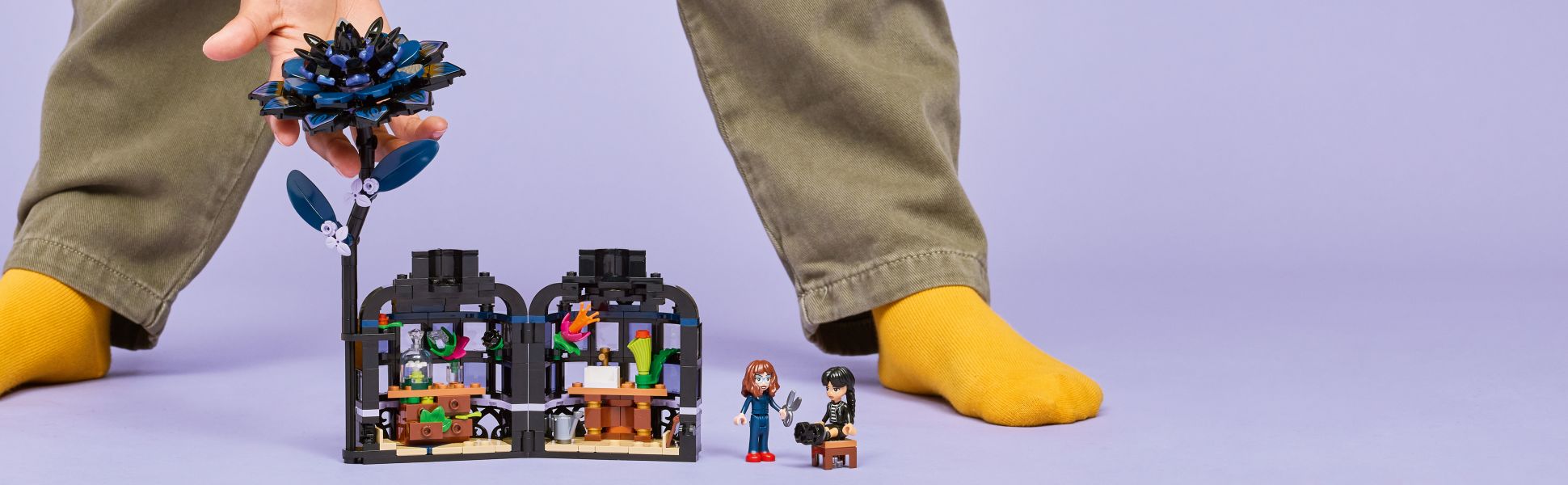 LEGO Wednesday Black Dahlia Flower Building Toy 76784 6526369