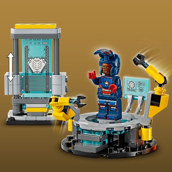 MK1 is about to use the scanning device.