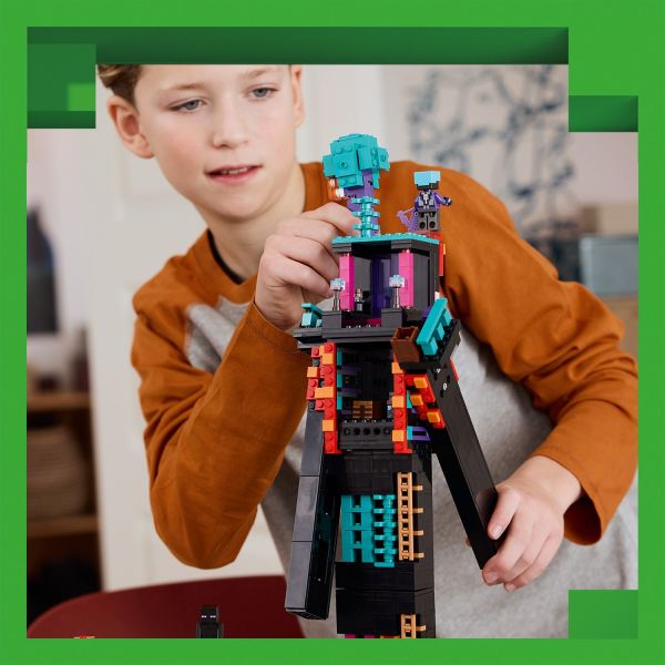 The fully articulated arms are posable for dynamic action.