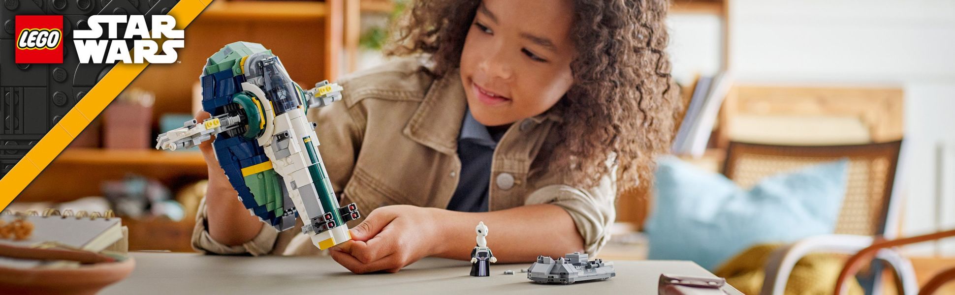Let kids take control of Jango Fett’s starship and play out their own LEGO Star Wars: The Clone Wars adventures.