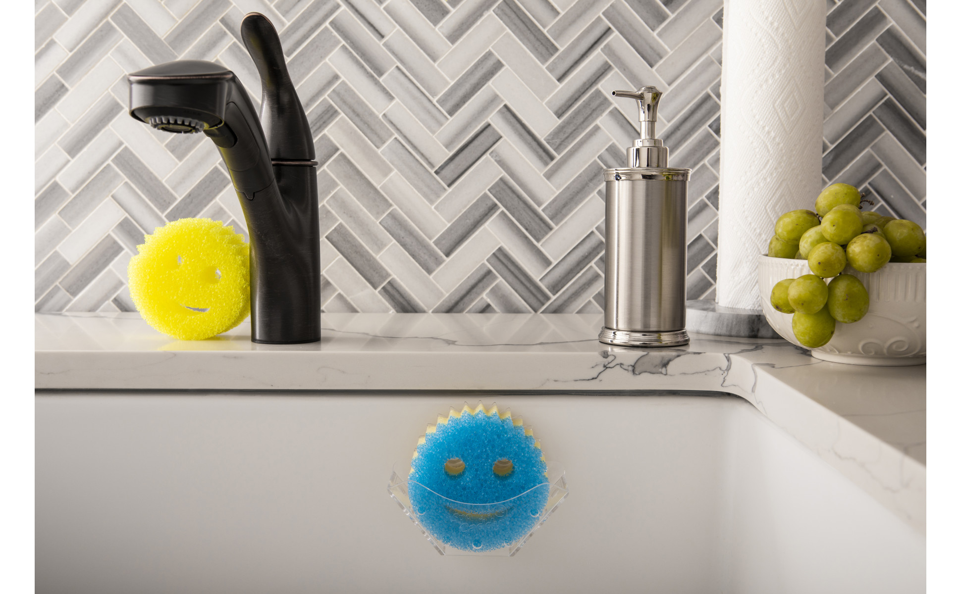 Smiley Face Sponge Holder with Suction Cup Mount,Sponge Holder,  Kitchen/Bathroom Sink Sponge Storage, for Round Sponge, Dishwasher Safe  (Blue（2PCS）)