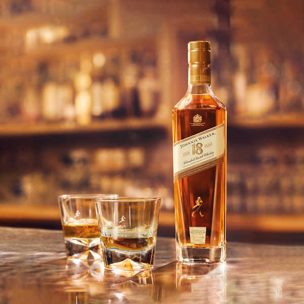 Johnnie Walker Aged 18 Years Blended Scotch Whisky, 750 mL, 40