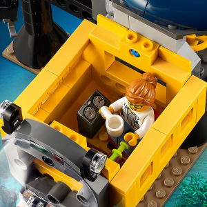  LEGO City Ocean Exploration Base Playset 60265, with Submarine,  Underwater Drone, Diver, Sub Pilot, Scientist and 2 Diver Minifigures, Plus  Stingray and Hammerhead Shark Figures (497 Pieces) : Everything Else