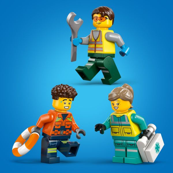 Comes with medic, service driver and coast guard minifigures.