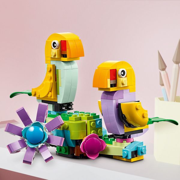 Kids can enjoy creative play with 2 adorable birds.