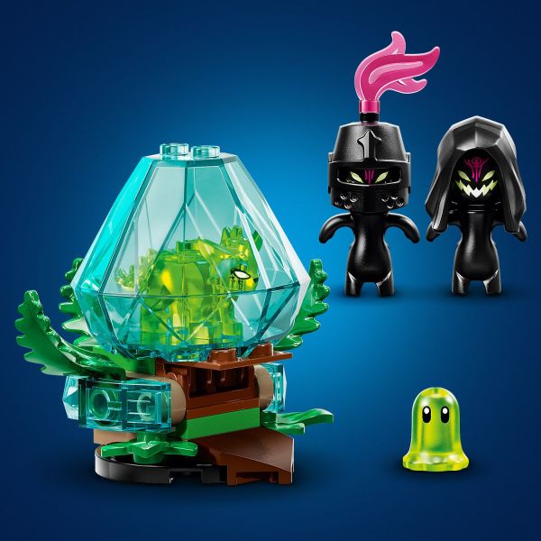 Discover 2 Grimspawn figures, a Z-Blob figure and a diamond egg.