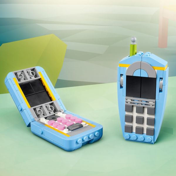 Cool models for play and display.