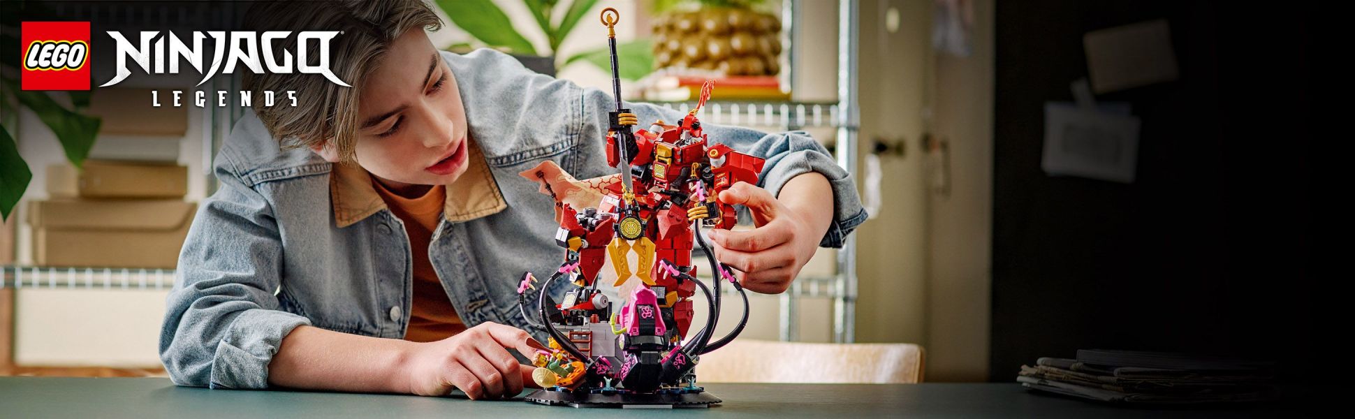 Older NINJAGO fans can add to their collection of LEGO NINJAGO models with this highly detailed Fire Knight Mech.