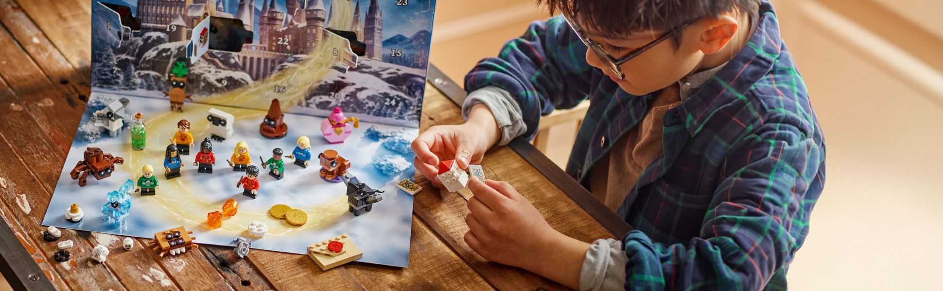 This set offers daily fun, rewarding builds and hours of creative play for kids and the whole family during the holiday season.